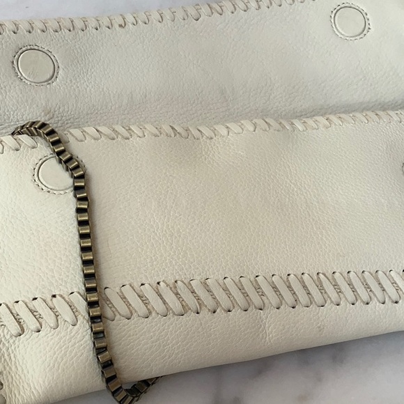 ✨SALE!✨Carlos Falchi Ivory Clutch With Chain Perfect!💓 - Picture 7 of 8